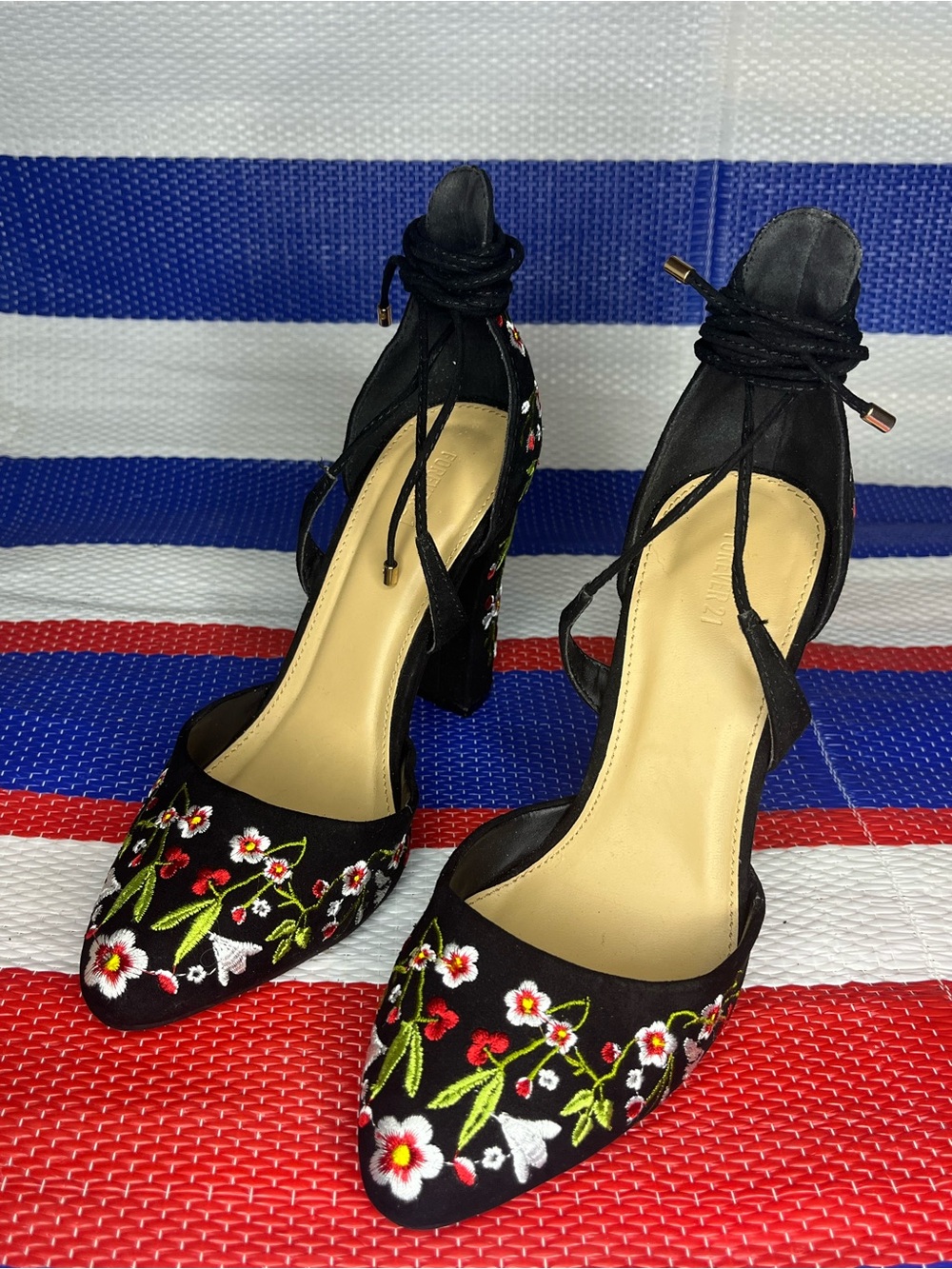 Women's Black Embroidered Floral Heeled Booties Size 7 - 38 - Picture 2 of 10